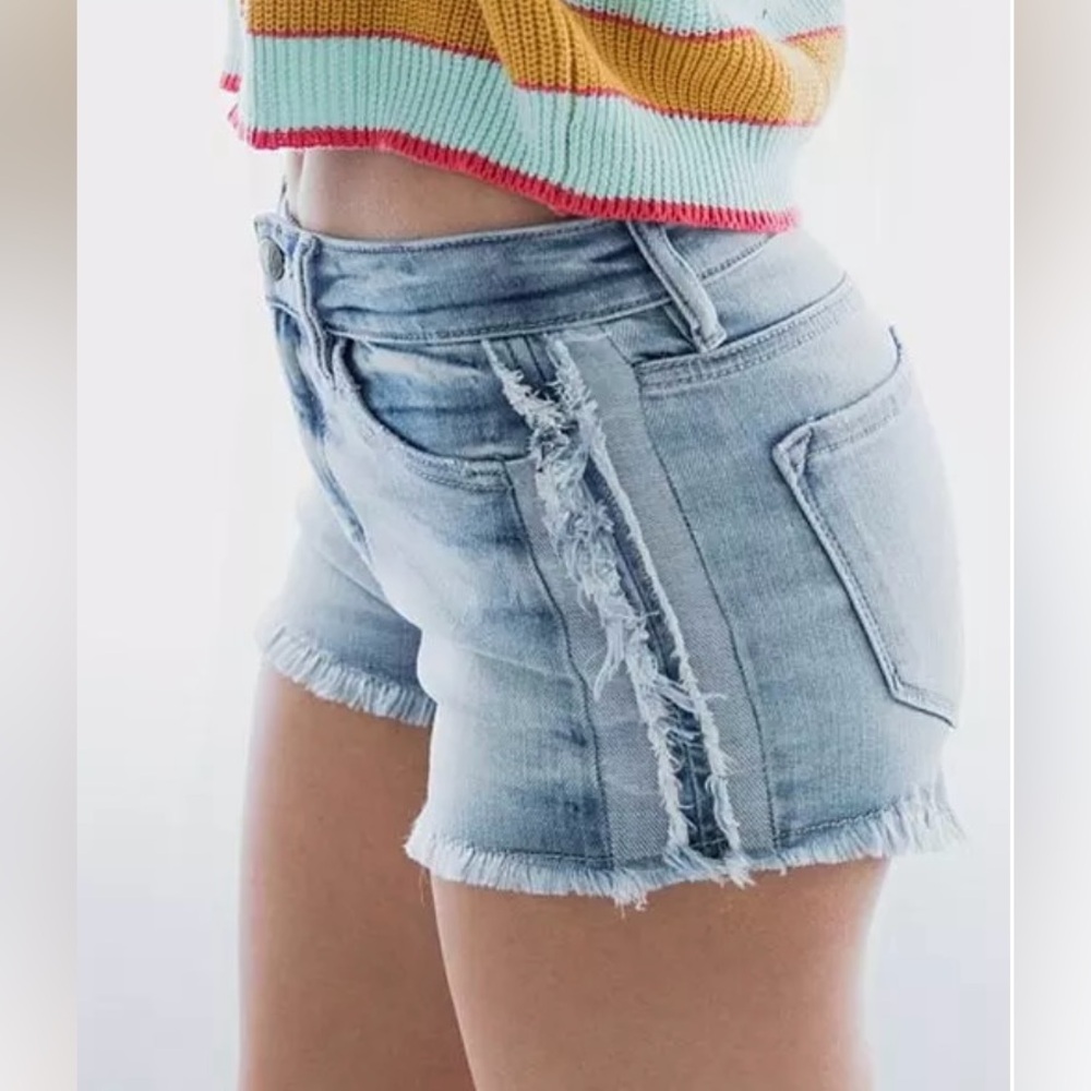 Kancan Buckle Exclusuve Estilo Womens Light Blue Diatressed Cut Off Shorts Sz 27